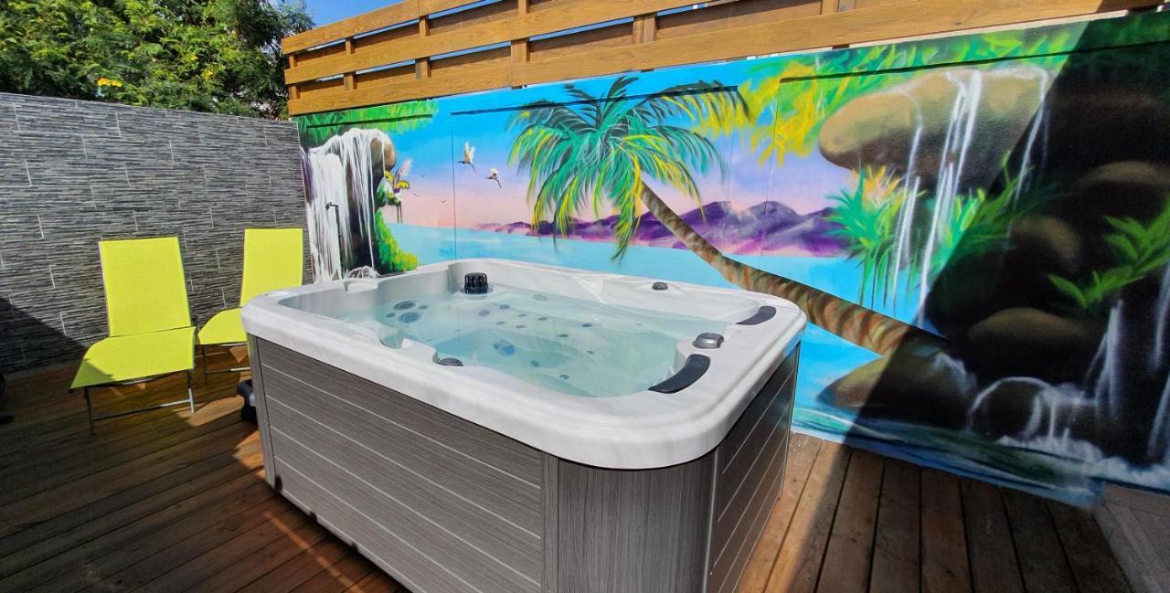 "Chez Claudia "Charmant Logement Avec Jacuzzi Privatif En Toute Intimite Sur Belle Terrasse Exterieure En Bois Et Piscine Courcelles Zewnętrze zdjęcie