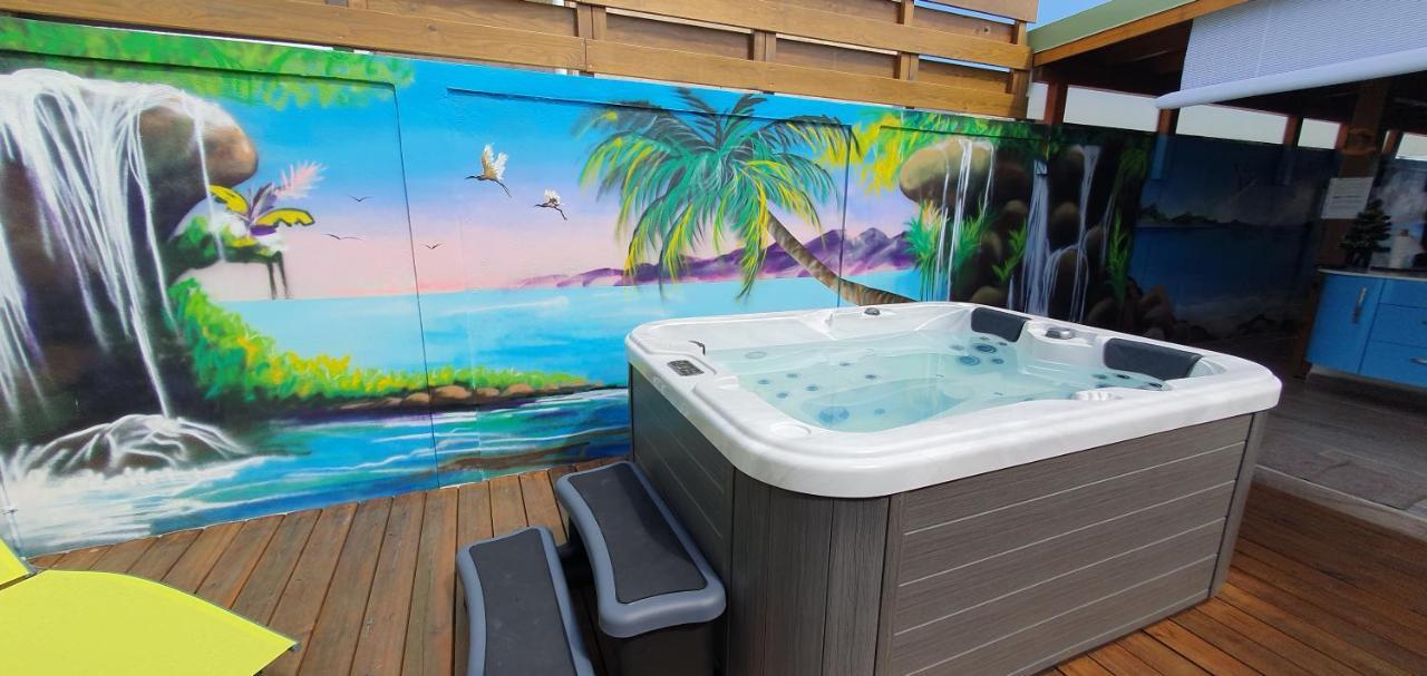 "Chez Claudia "Charmant Logement Avec Jacuzzi Privatif En Toute Intimite Sur Belle Terrasse Exterieure En Bois Et Piscine Courcelles Zewnętrze zdjęcie