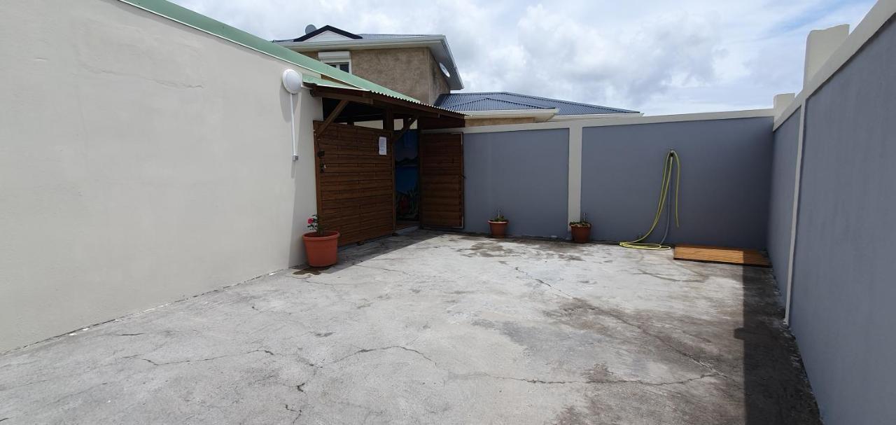 "Chez Claudia "Charmant Logement Avec Jacuzzi Privatif En Toute Intimite Sur Belle Terrasse Exterieure En Bois Et Piscine Courcelles Zewnętrze zdjęcie